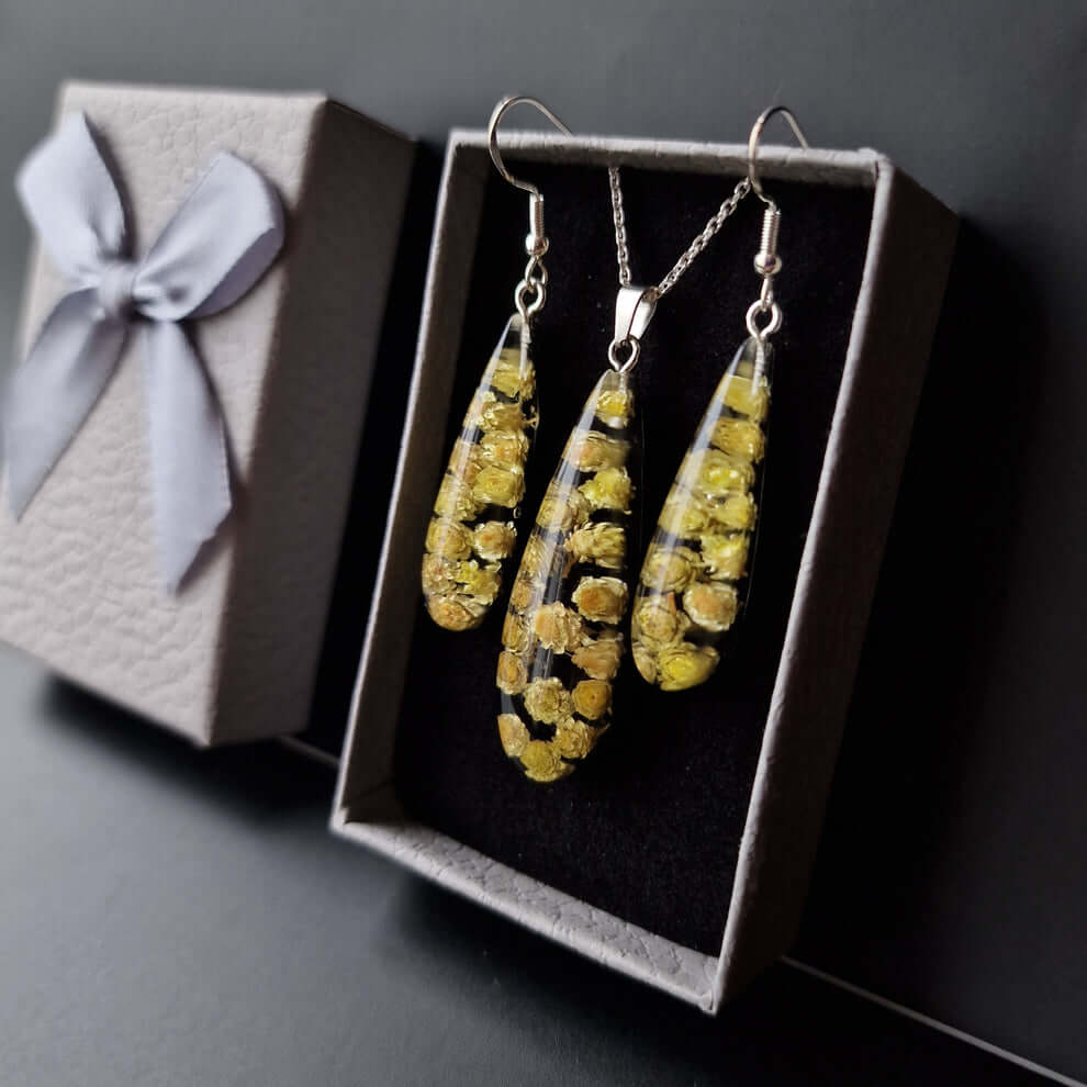 HANDMADE RESIN JEWELRY SET WITH Real Dried ‘HELIPTREUM ROSEUM’ FLOWER & 925 STERLING SILVER