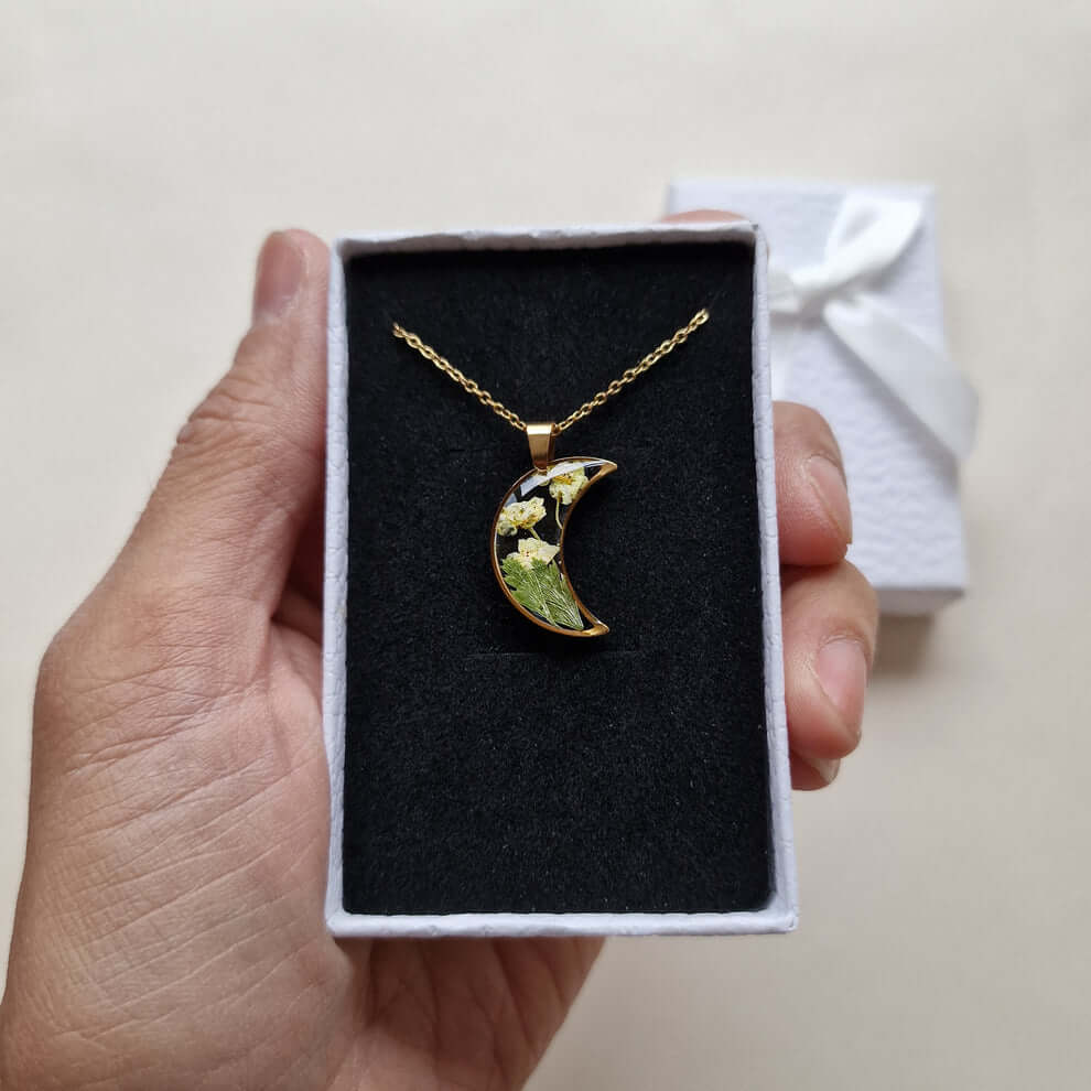 "GOLDEN MOON" - HANDMADE NECKLACE