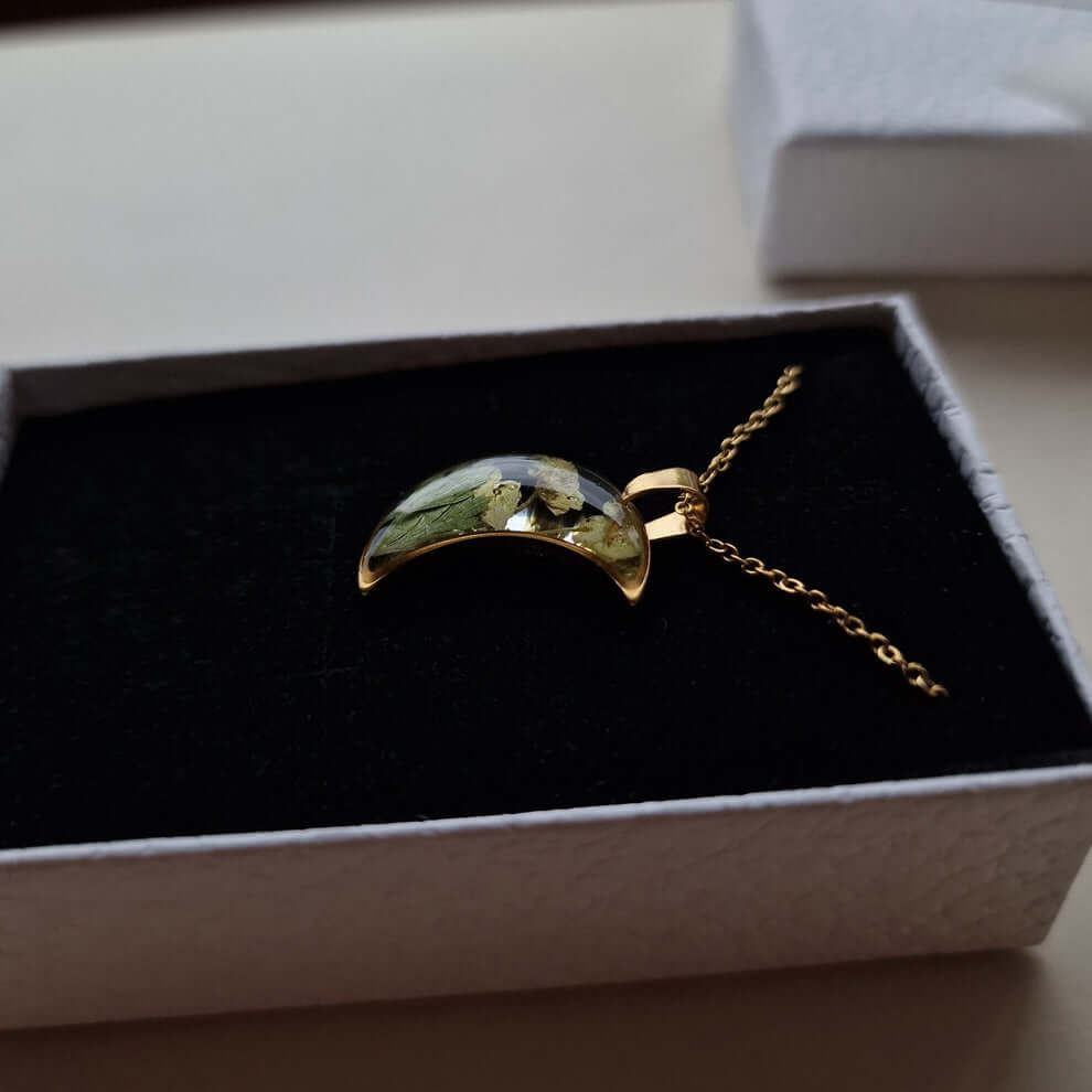 "GOLDEN MOON" - HANDMADE NECKLACE