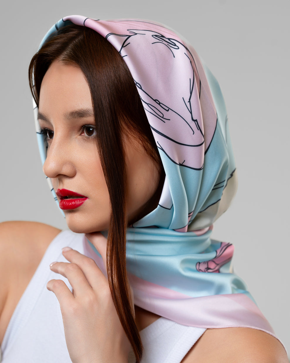 TURKUAZ RENKLİ GÜL DESENLİ EŞARP